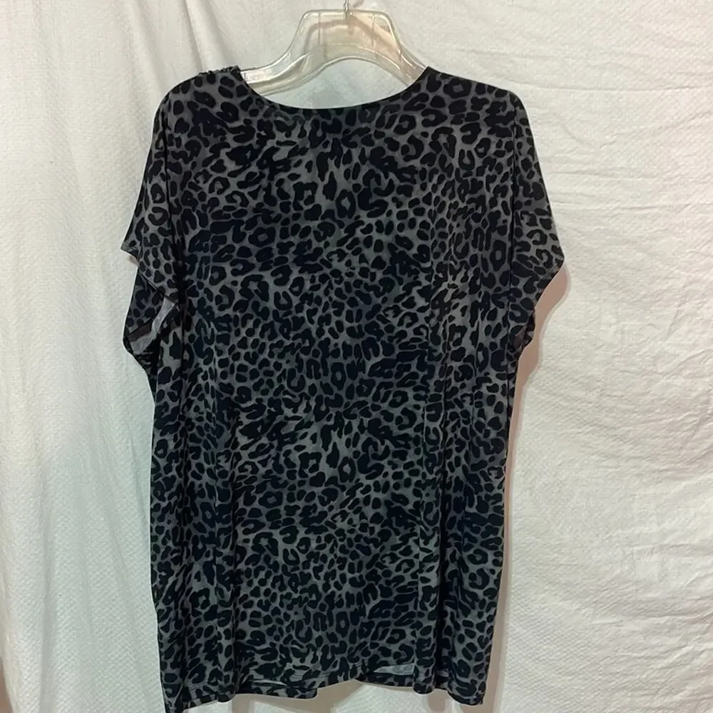 Chaus 3x black grey animal print polyester spandex top cap sleeve euc